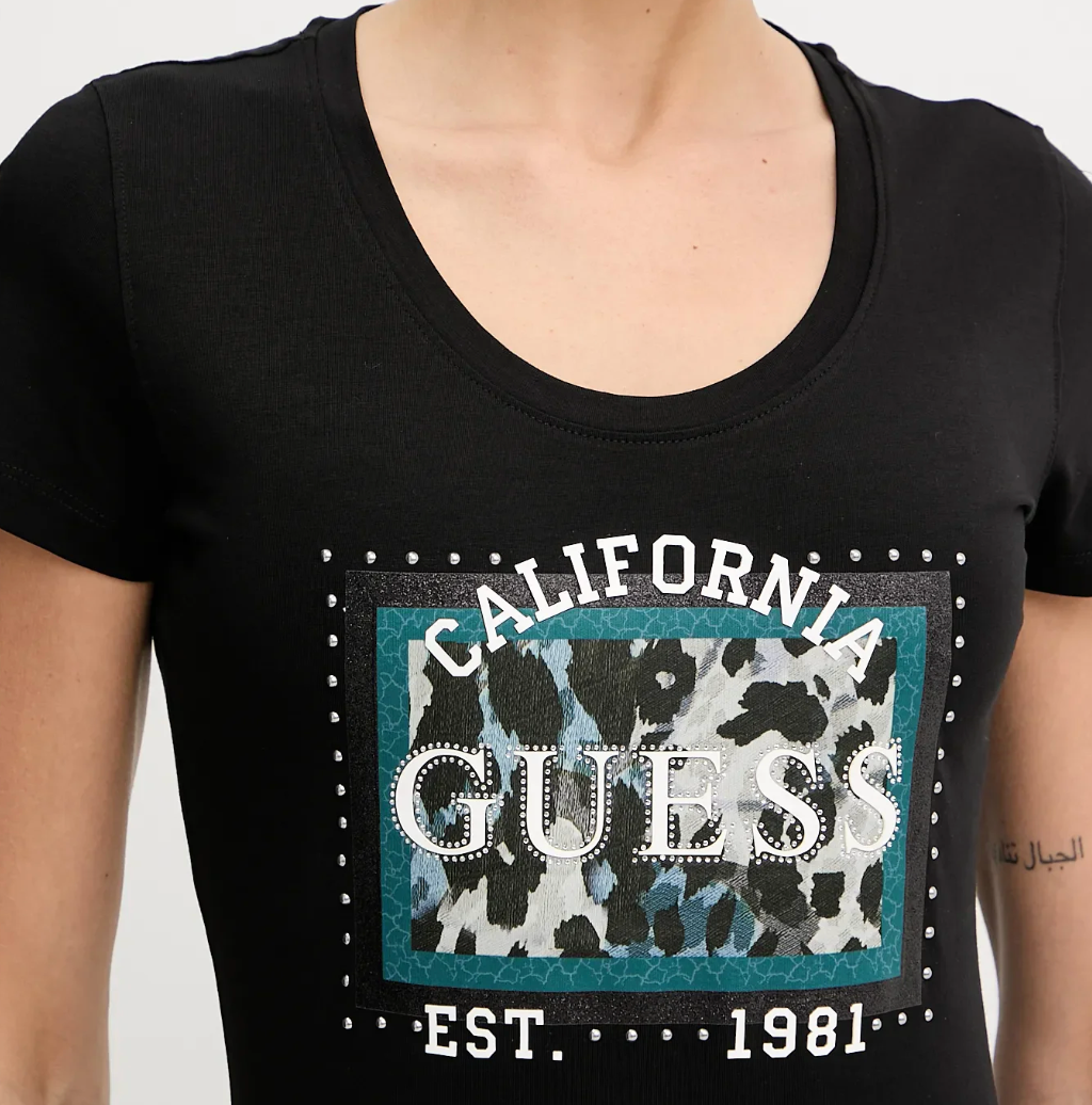 Γυναικείο T-shirt Guess animalier μαύρο - Image 4